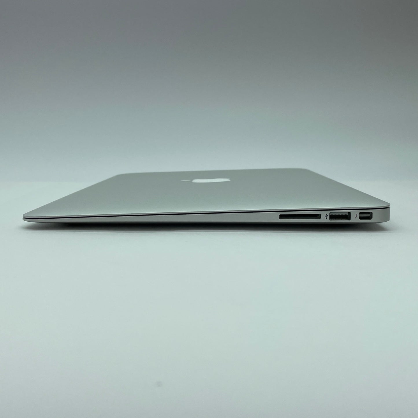 Apple MacBook Air 13インチ Early 2015 Core i5 1.6GHz 8GB 128GB MMGF2J/A 充放電回数138回　【C5137-80】