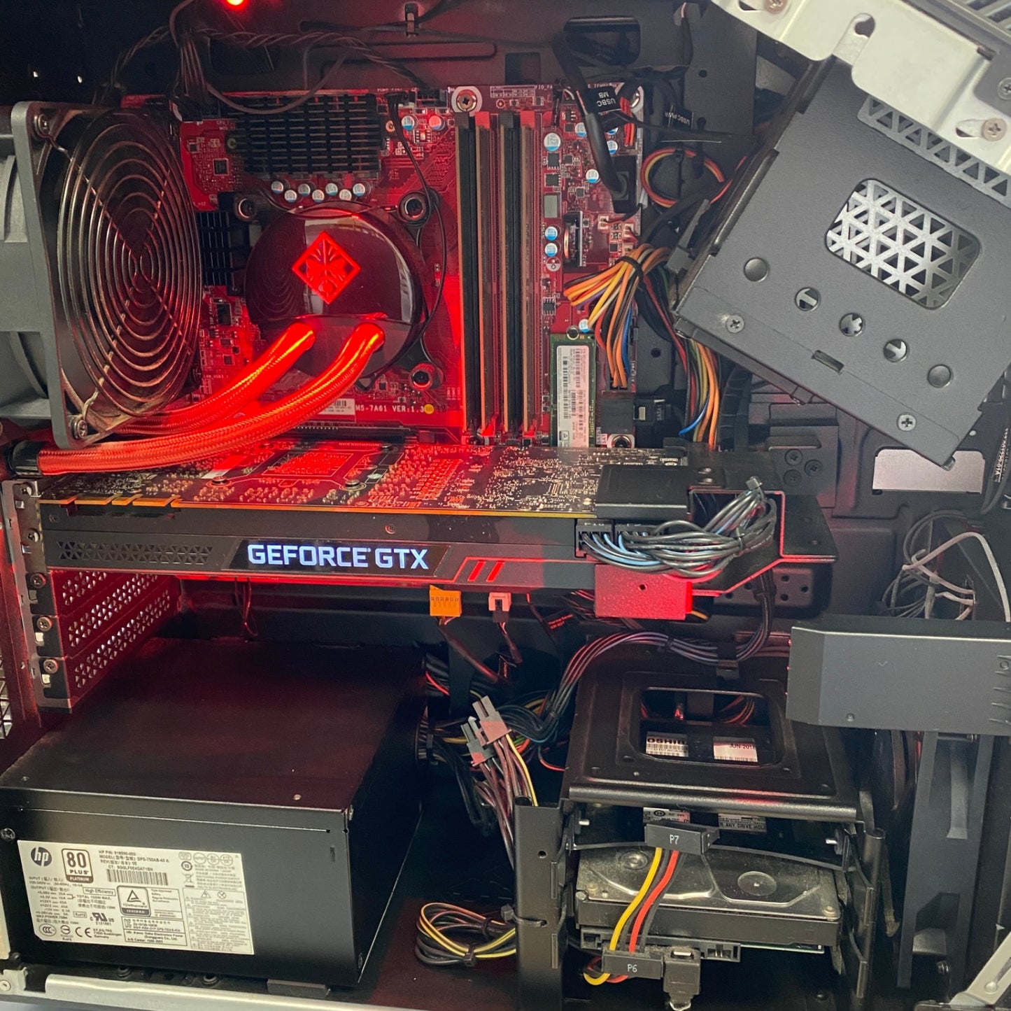 OMEN by HP 880-186jp i7 8700K 32GB SSD512GB HDD2TB GTX1080Ti  デスクトップ ゲーミングPC 【C5143-140】