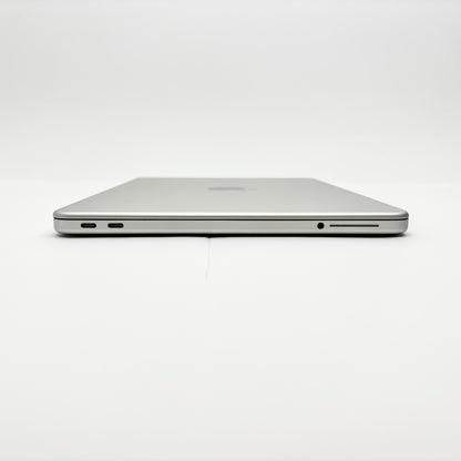 美品 新品同様 Apple MacBook Neo 13インチ Apple A18 Proチップ 6コア 8GB SSD 256GB シルバー MHFA4J/A バッテリー最大容量100%【C8700-80】