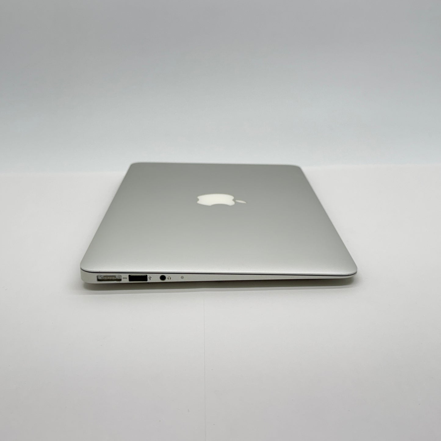 MacBook Air 11インチ Mid 2012 i7 2GHz 8GB SSD256GB シルバー【C7287-80】