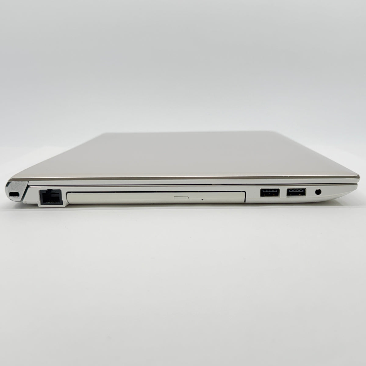 新品SSD TOSHIBA dynabook T65/H PT65HGP-REA i7 8550U 8GB SSD256GB Windows11Home サテンゴールド バッテリー最大容量88% 【C6097-80】