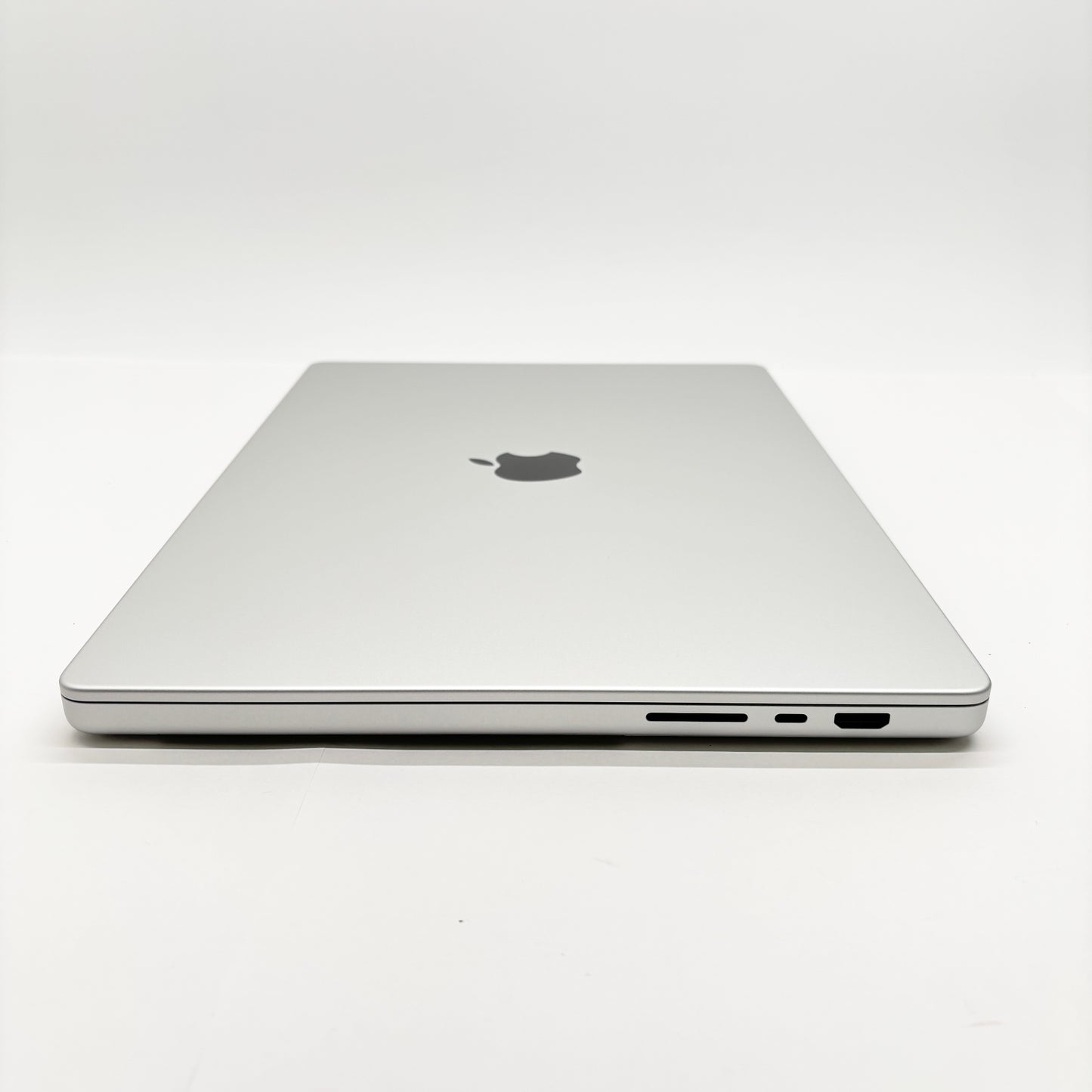 新品同様 美品 Apple MacBook Pro 16インチ M5 Pro (18コアCPU / 20コアGPU) 24GB 1TB（KB-CH ※中国語・ピンイン配列） 付属品完備 バッテリー最大容量100%【8951-】