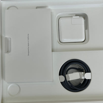 新品同様 美品 MacBook Air 13.6インチ M4 16GB 256GB  MW123J/A 充放電回数12回 バッテリー最大容量100% 【C5961-80】