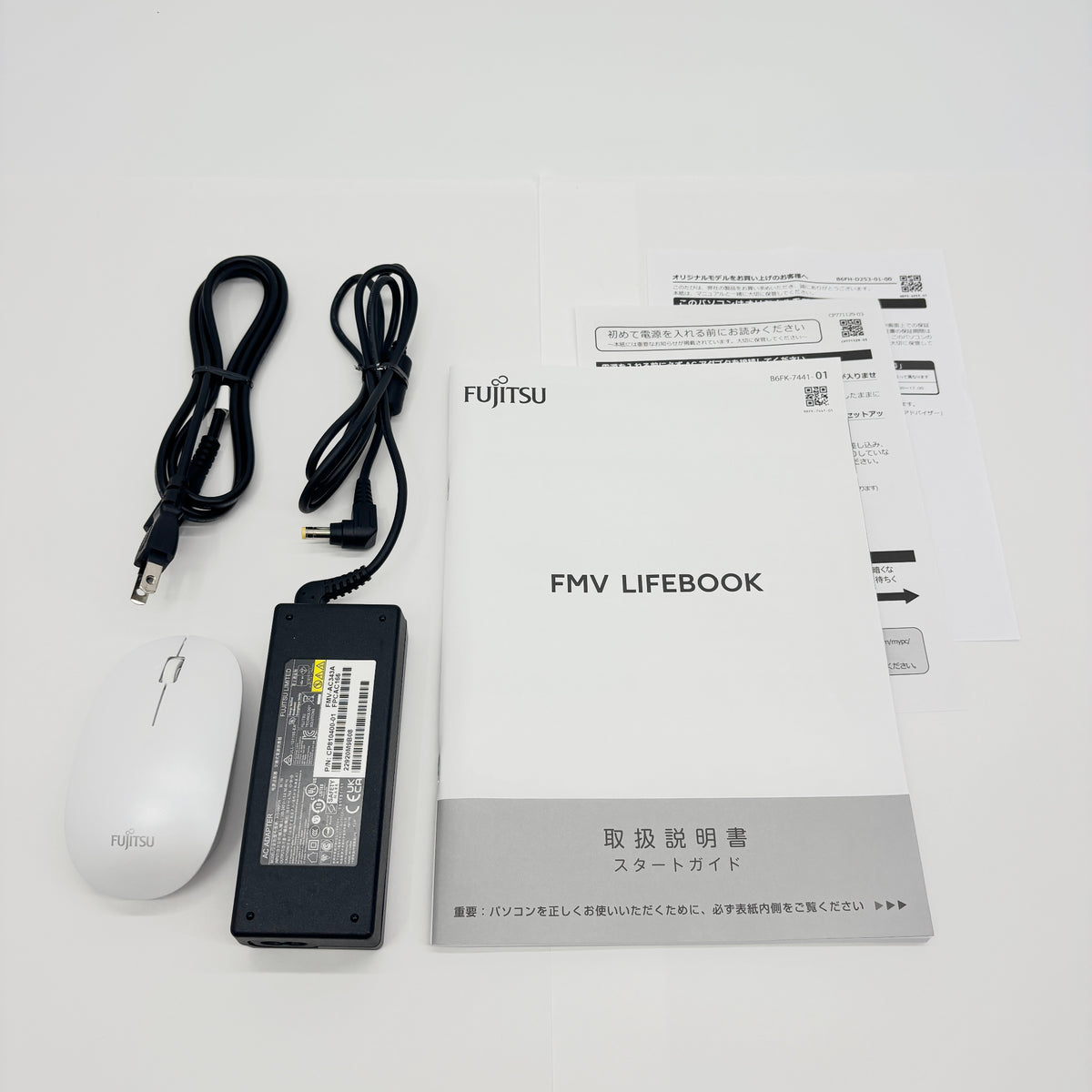 美品 富士通 FMV LIFEBOOK AH53/G2 FMVA53G2S ファインシルバー i7 1260P 8GB SSD512GB Windows11 Home バッテリー最大容量87%【C9511-100】