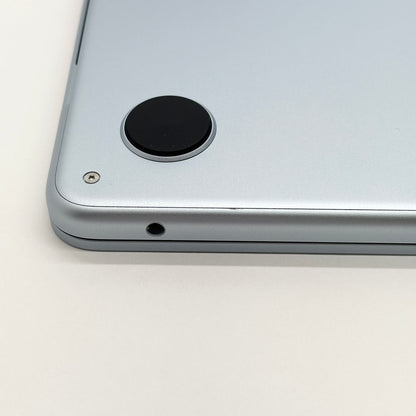 美品 Apple MacBookAir 13インチ M5 16GB 512GB バッテリー最大容量100% スカイブルー【C8380-80】