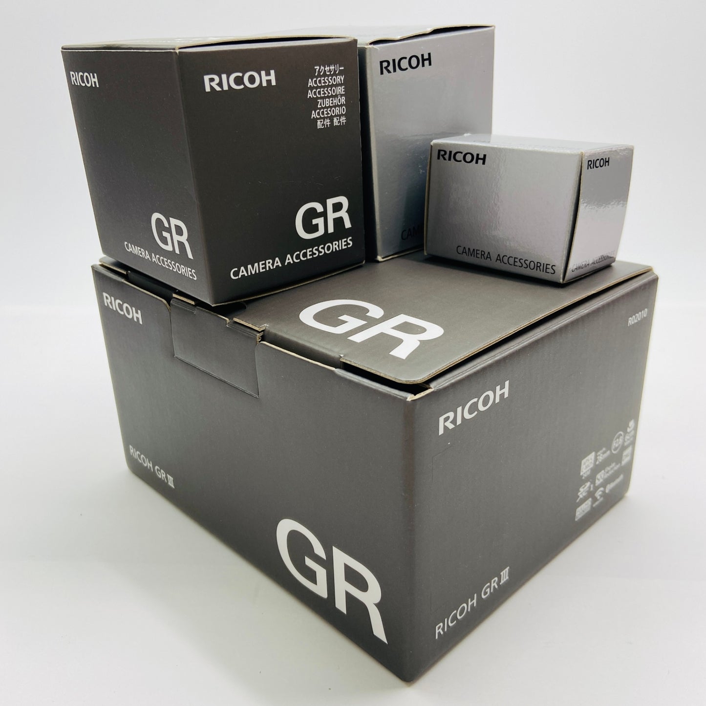 RICOH GRIII コンパクトデジタルカメラ  付属品多数あり ショット数8,201回【C3986-80】