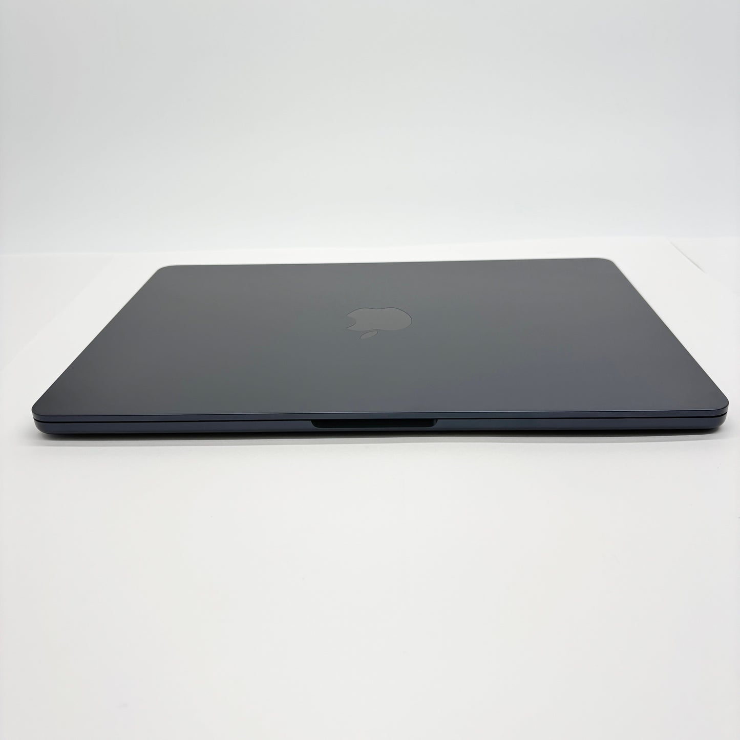 美品 MacBook Air 13インチ Early 2025 Apple M4 10コア 16GB SSD 512GB ミッドナイト MW133J/A  充放電回数4回 バッテリー最大容量100%【C7796-80】
