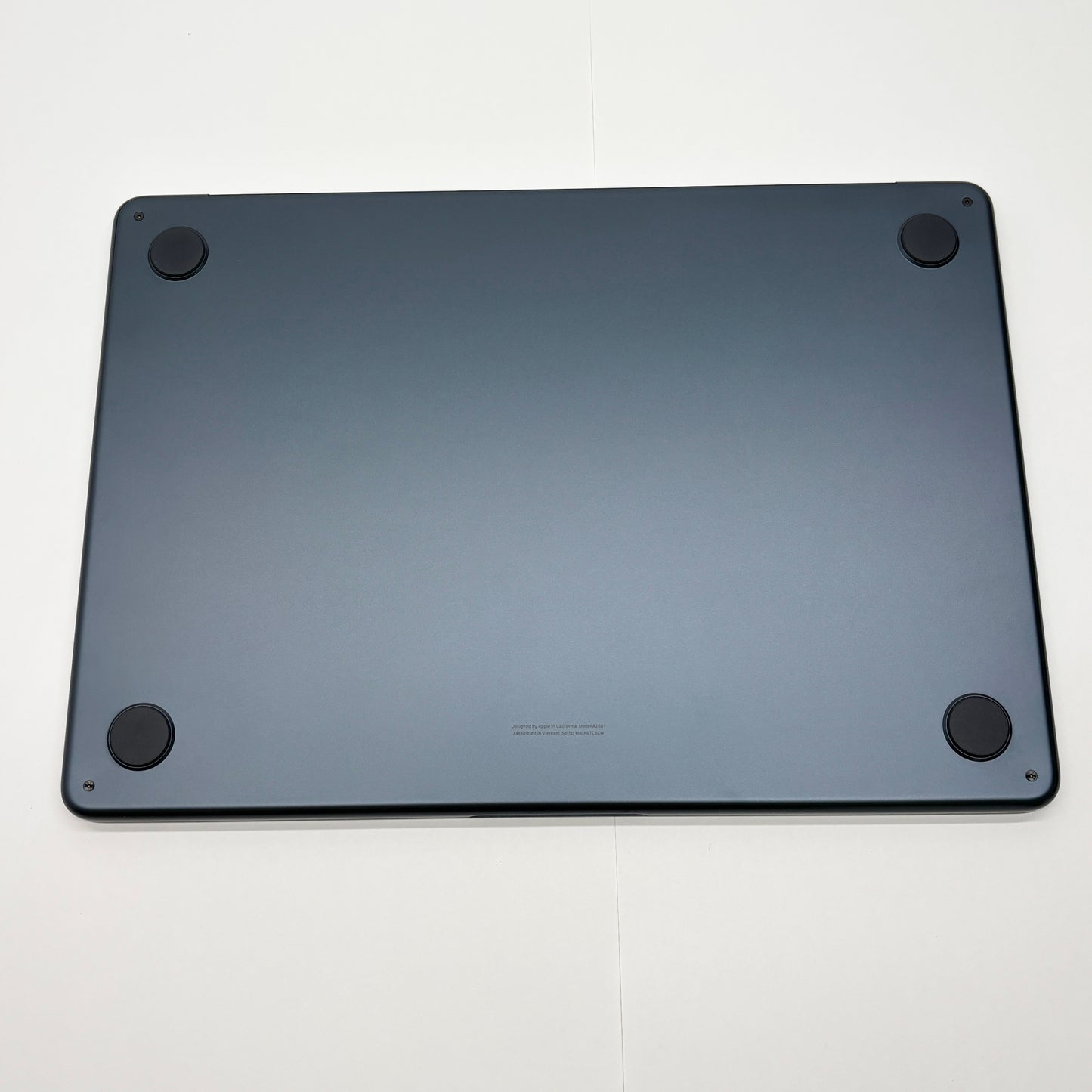 新品同様 美品 MacBook Air Liquid Retina 13インチ 2022 M2 8GB SSD 256GB ミッドナイト MLY33J/A 充放電回数11回 バッテリー最大容量100%【C8100-80】