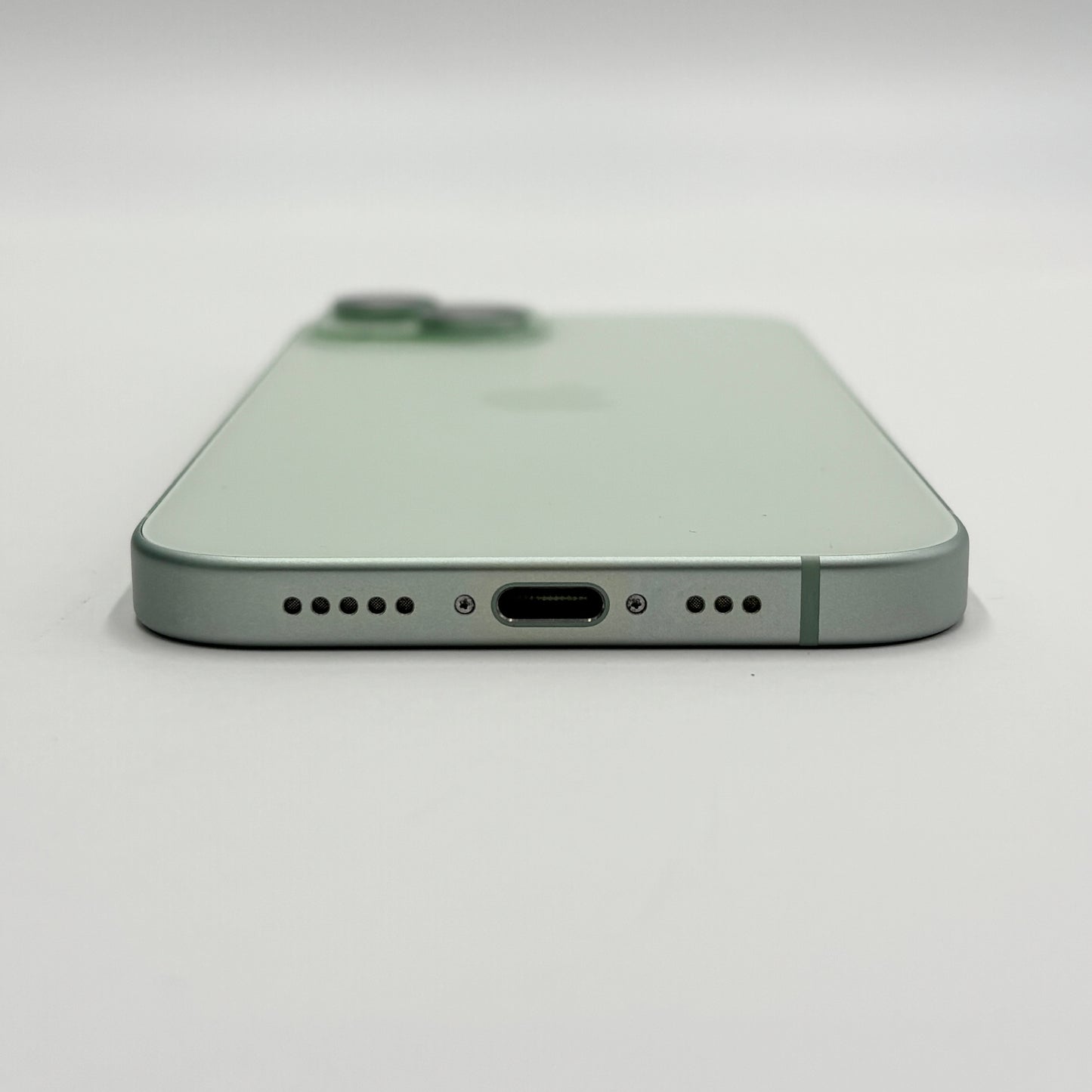新品同様 美品 iPhone 15 128GB SIMフリー MTMM3J/A グリーン バッテリー最大容量93%【C5346-C】