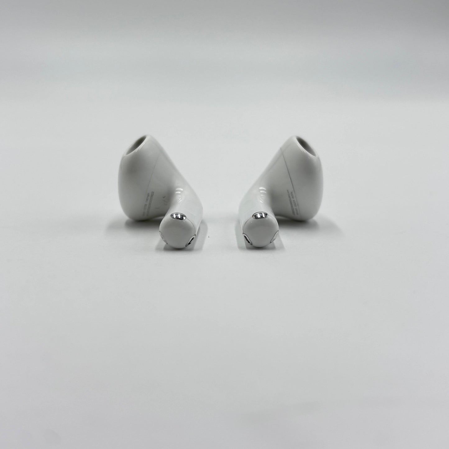 美品 AirPods 4 MXP93J/A （アクティブノイズキャンセリング搭載モデル）限定保証2027/06/21 付属品完備【C6170-60】