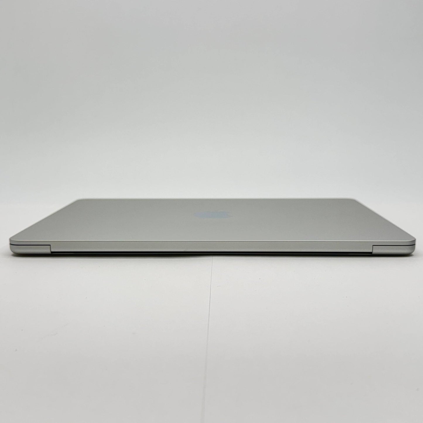 新品同様 美品 Apple MacBook Air 2025 13インチ M4 16GB SSD 256GB MW0W3J/A シルバー バッテリー最大容量100%【C7273-80】