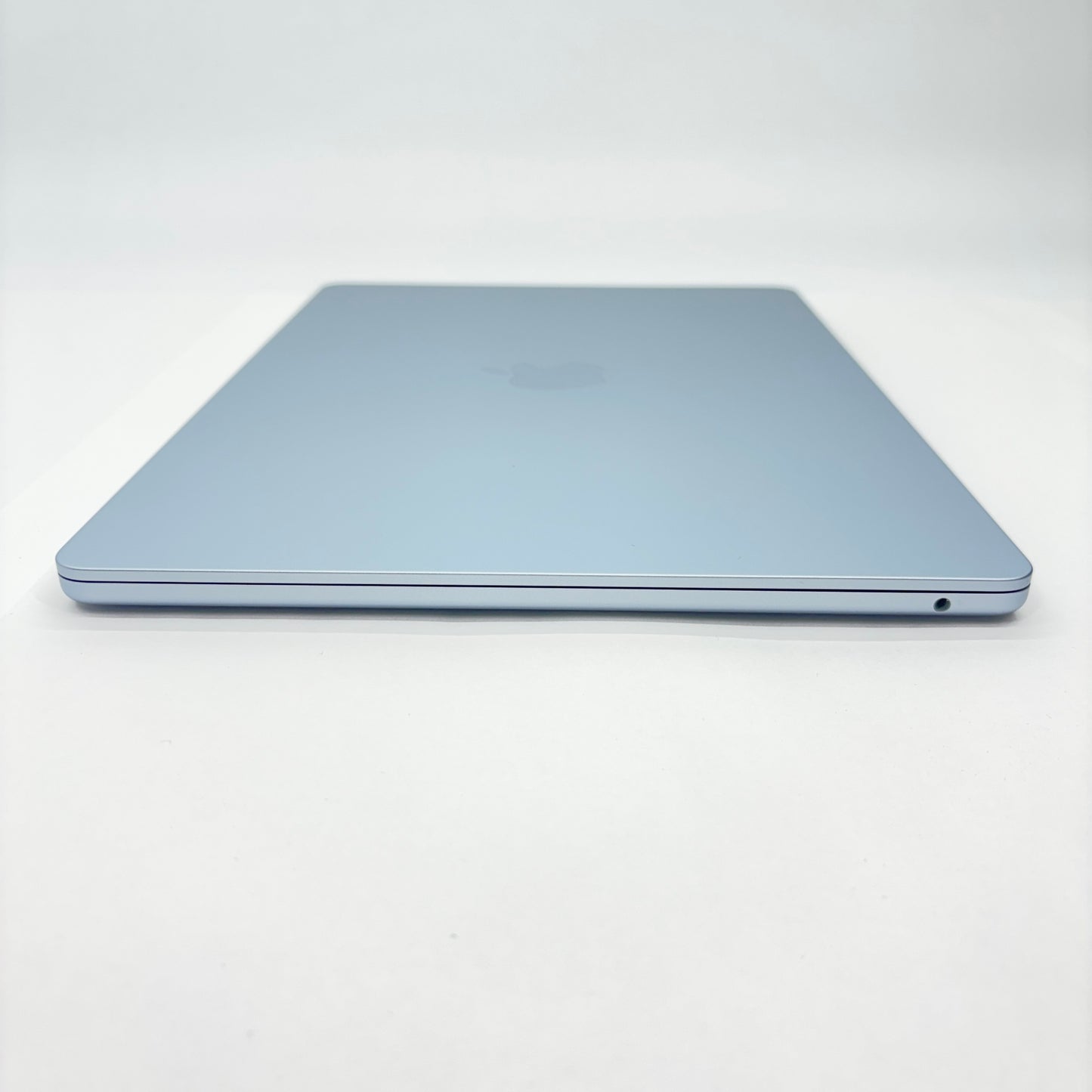 美品 MacBook Air 15インチ Liquid Retinaディスプレイ M4 16GB 256GB MC7A4J/A [スカイブルー] 充放電回数5回 バッテリー最大容量100%【C6036-80】