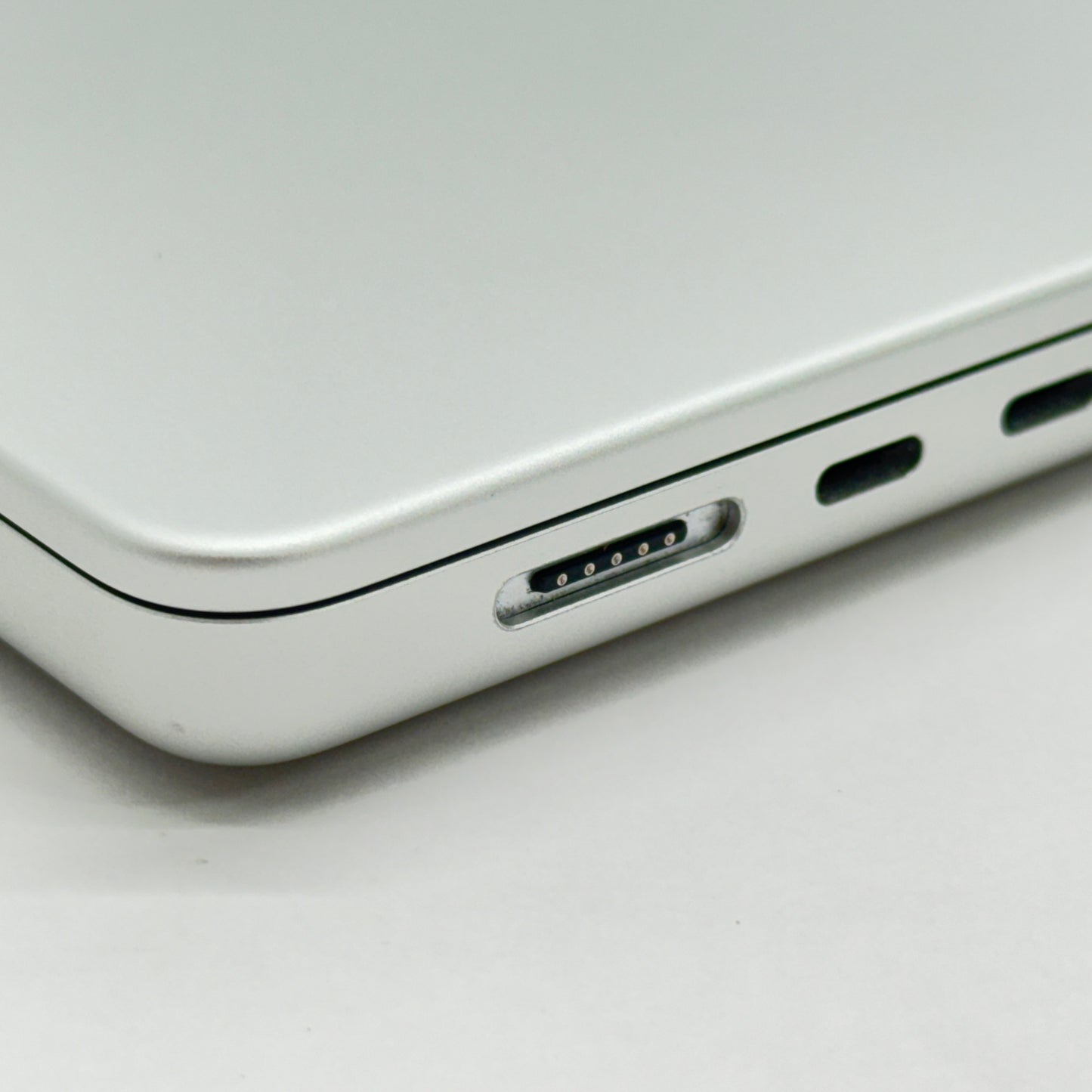 Apple MacBook Pro 14インチ M2 Pro 16GB 512GB MPHH3J/A バッテリー最大容量85%【C8020-80】
