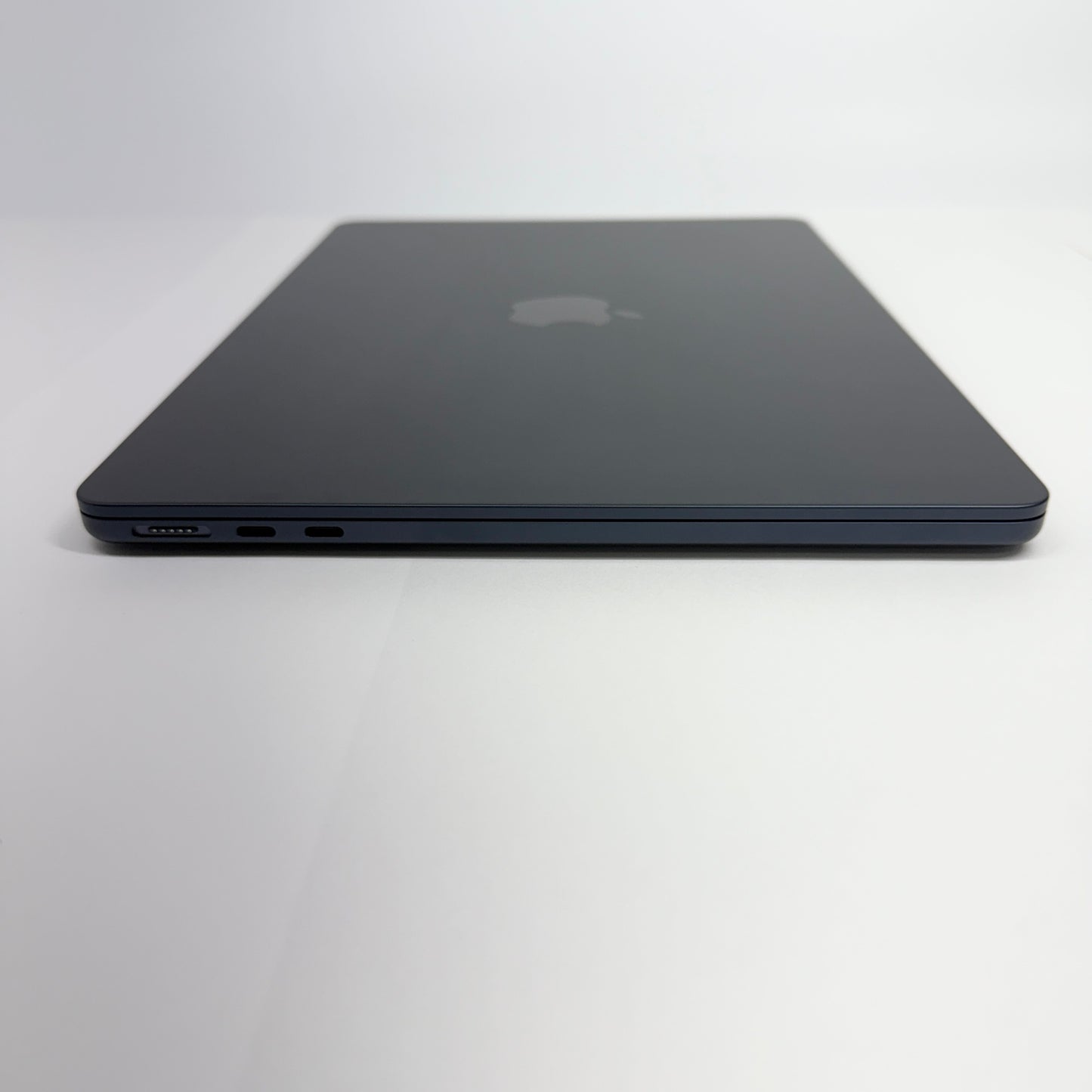 新品同様 美品 Apple MacBook Air M4 13インチ FW123J/A ミッドナイト 16GB 256GB  バッテリー最大容量100% 限定保証あり　【C5142-80】