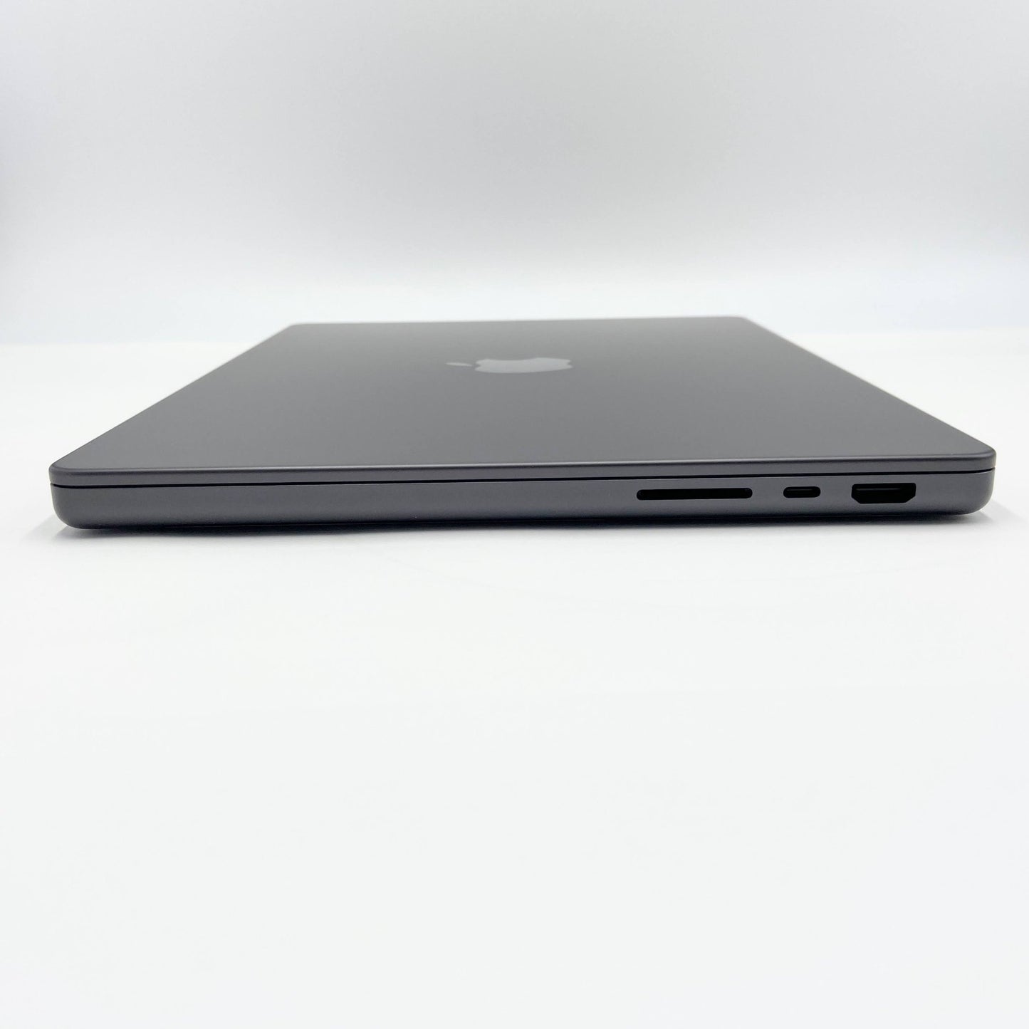 美品 MacBook Pro 14インチ 2024 M4 10コアCPU 10コアGPU 16GB 1TB 充放電回数4回 バッテリー最大容量100% 付属品完備 【C5520-80】