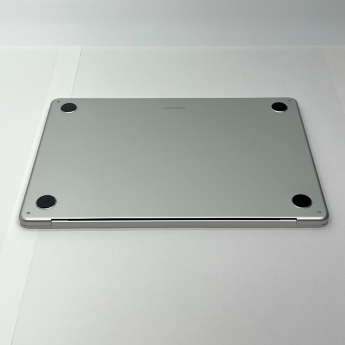 新品同様 美品 MacBook Air 13インチ M4 2025 10コアCPU 8コアGPU MW0W3J/A 16GB 256GB 充放電回数2回 バッテリー最大容量100% 【C5967-80】