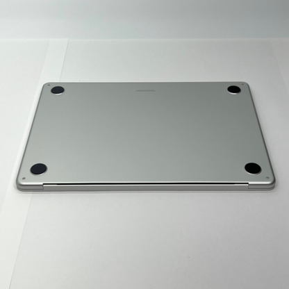 新品同様 美品 MacBook Air 13インチ M4 2025 10コアCPU 8コアGPU MW0W3J/A 16GB 256GB 充放電回数2回 バッテリー最大容量100% 【C5967-80】