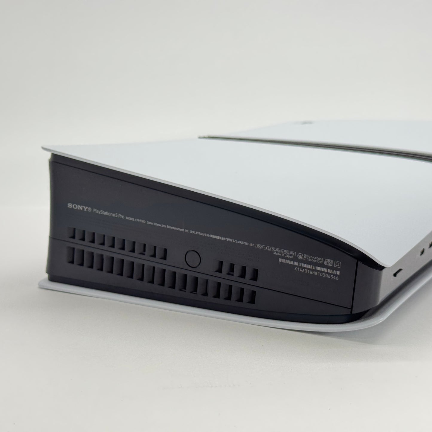 美品 SONY PlayStation 5 pro (PS5 pro) 本体 CFI-7000B01【C7445-140】