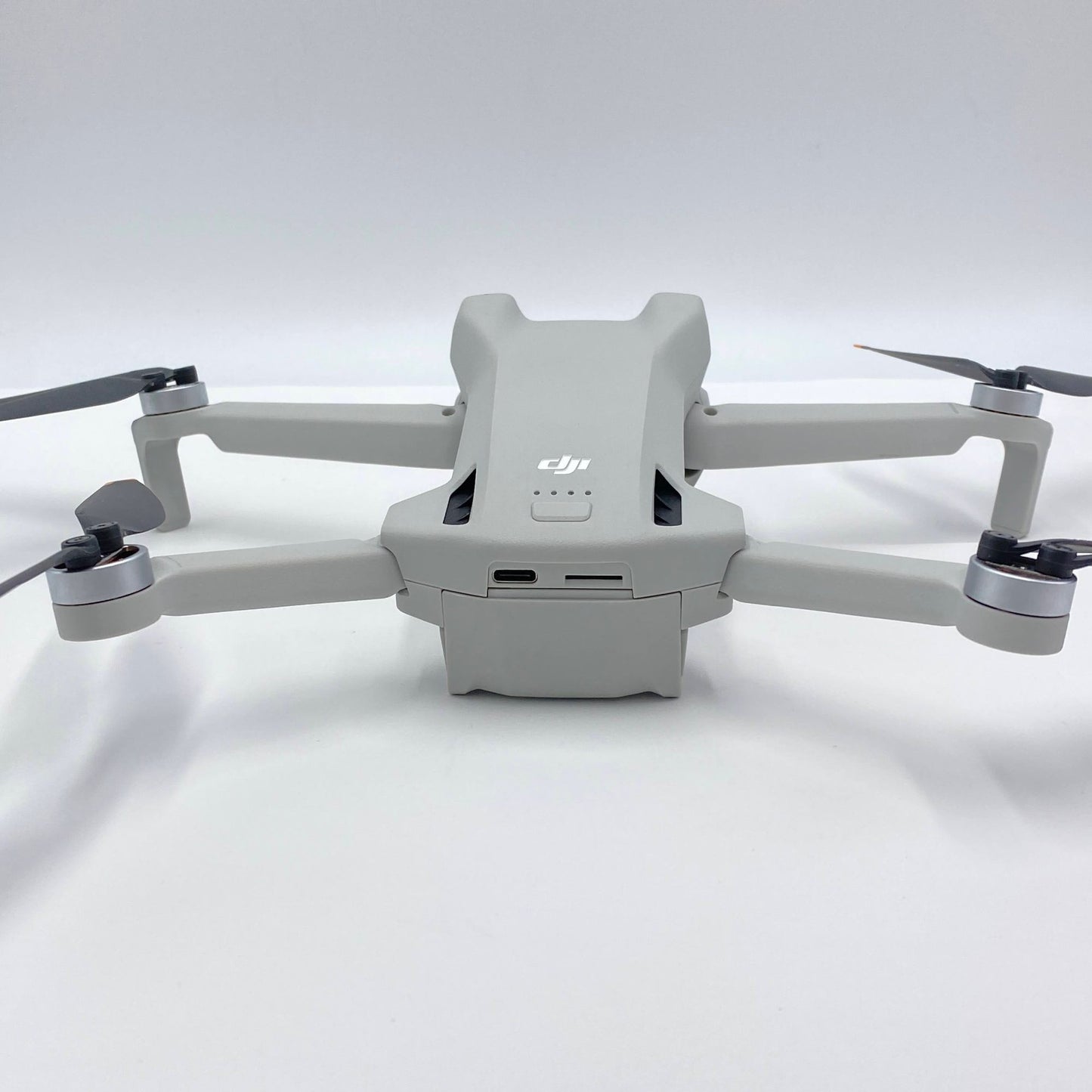 DJI Mini 3 Fly More Combo Plus M16303 DJI RC付属バッテリー6個付き【C4386-100】