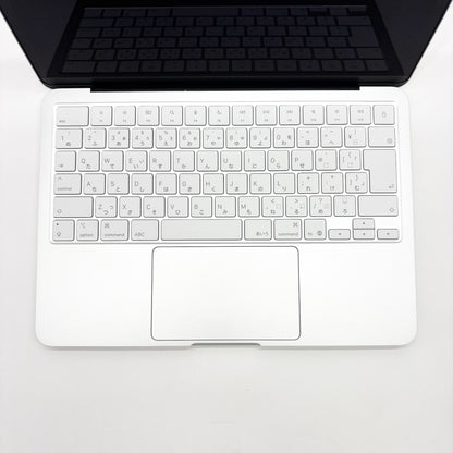 美品 新品同様 Apple MacBook Neo 13インチ Apple A18 Proチップ 6コア 8GB SSD 256GB シルバー MHFA4J/A バッテリー最大容量100%【C8700-80】