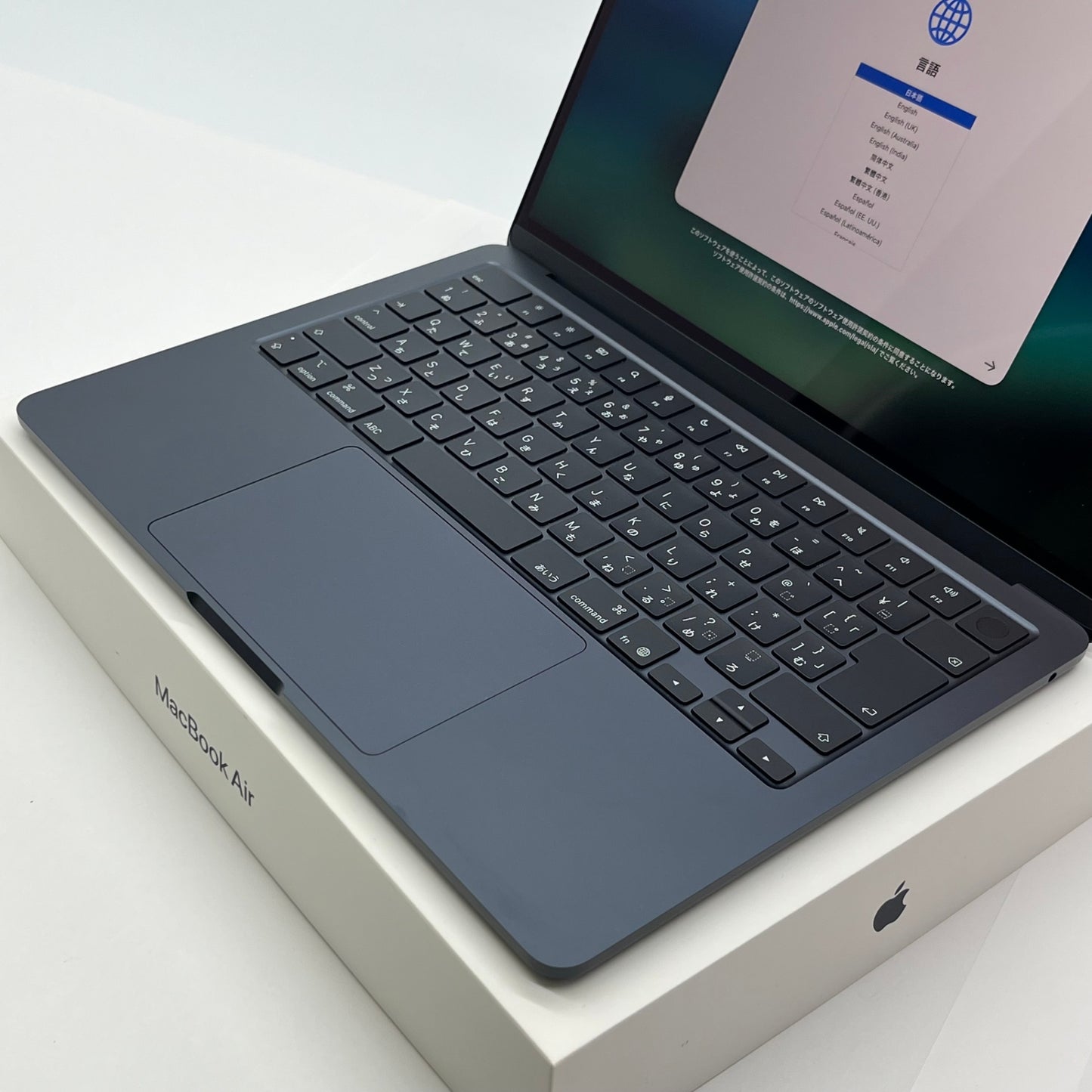 新品同様 美品 Apple MacBook Air Early2025 13インチ M4 16GB 256GB MW123J/A 充放電回数3回 バッテリー最大容量100%  限定保証 有効期限：2026年5月【C5330-80】