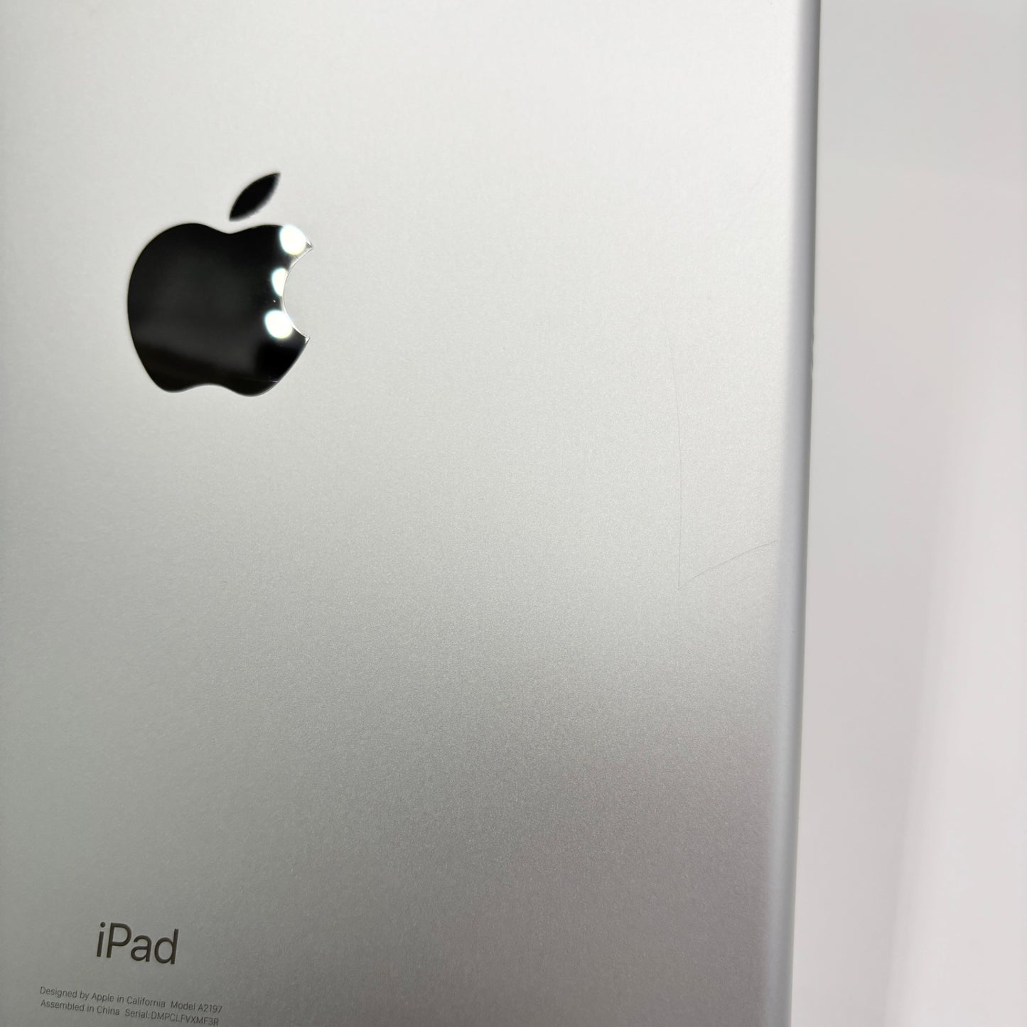 美品 iPad(第7世代) 128GB Wi-Fiモデル シルバー MW782J/A バッテリー最大容量100%【C5483-60】