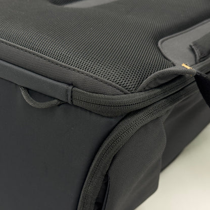 美品 OneGo Lite Backpack 22L (マットブラック) カメラバッグ 多機能バックパック【C7562】