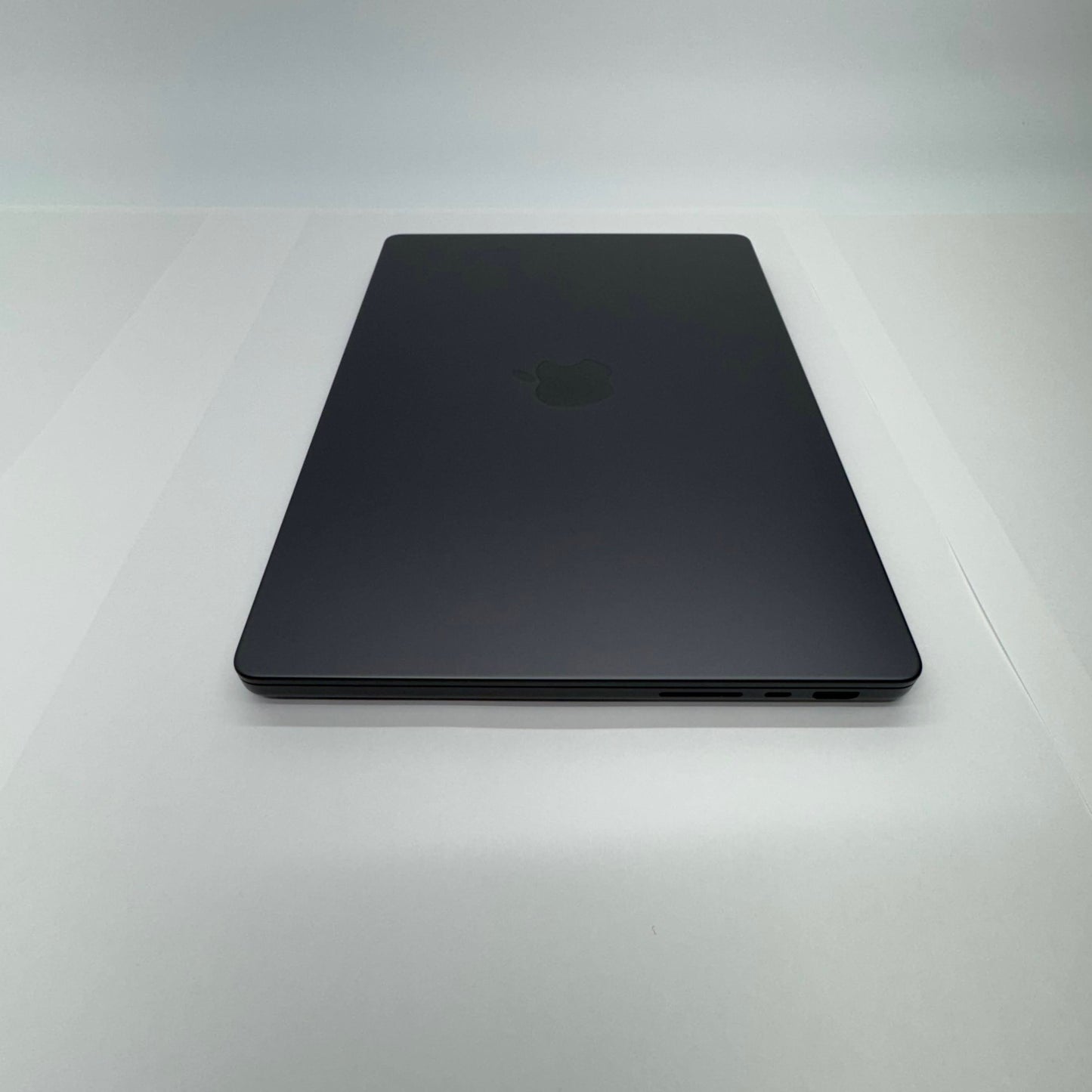 美品 MacBook Pro Liquid Retina XDR 14インチ (Late 2024) Apple M4 Pro 12コア/24GB/SSD 512GB スペースブラック MX2H3J/A バッテリー最大容量100%【C4467-80】