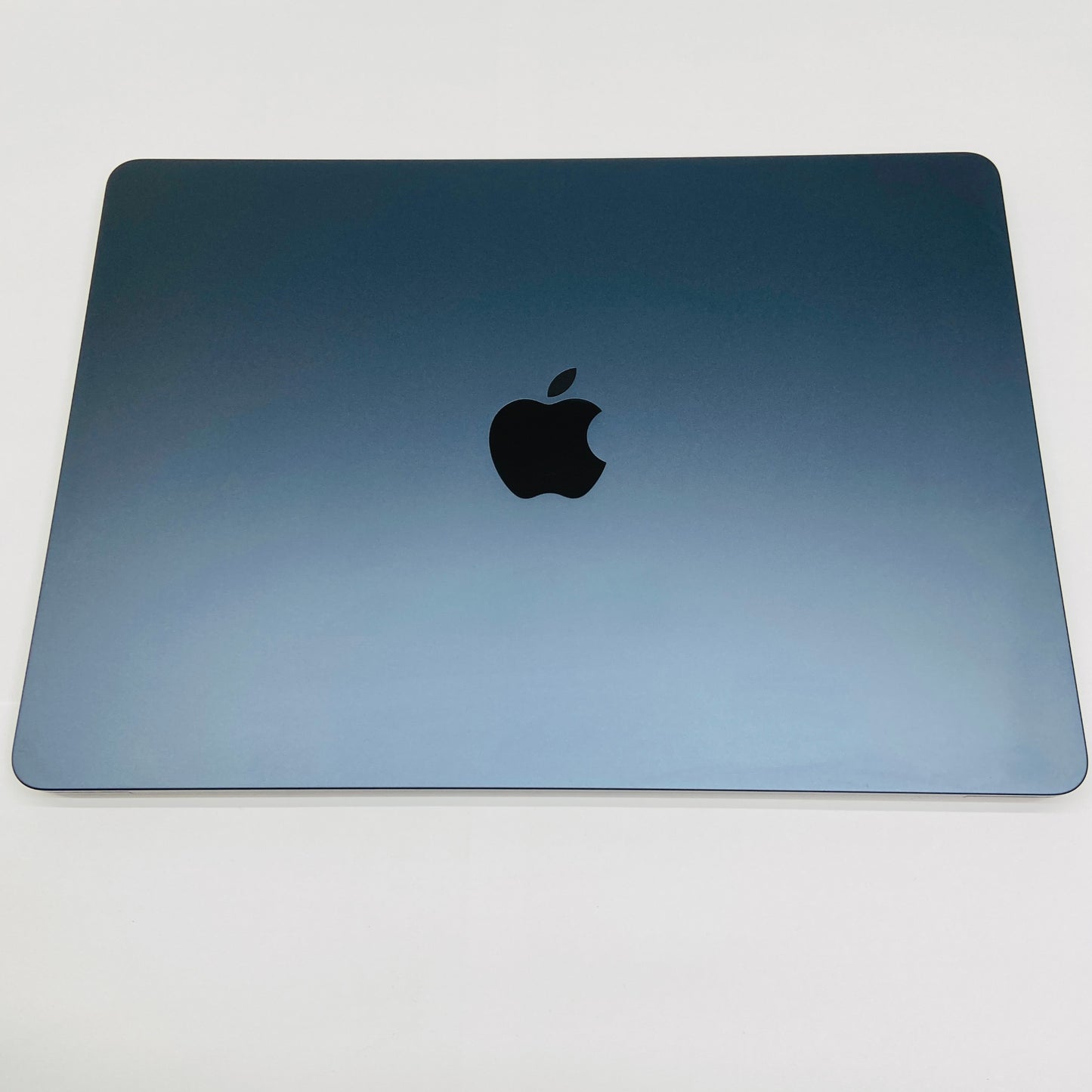 バッテリー最大容量93％ MacBook Air M2 2022 8C CPU/10C GPU 8GB 512GB MLY43J/A C3886 80サイズ発送