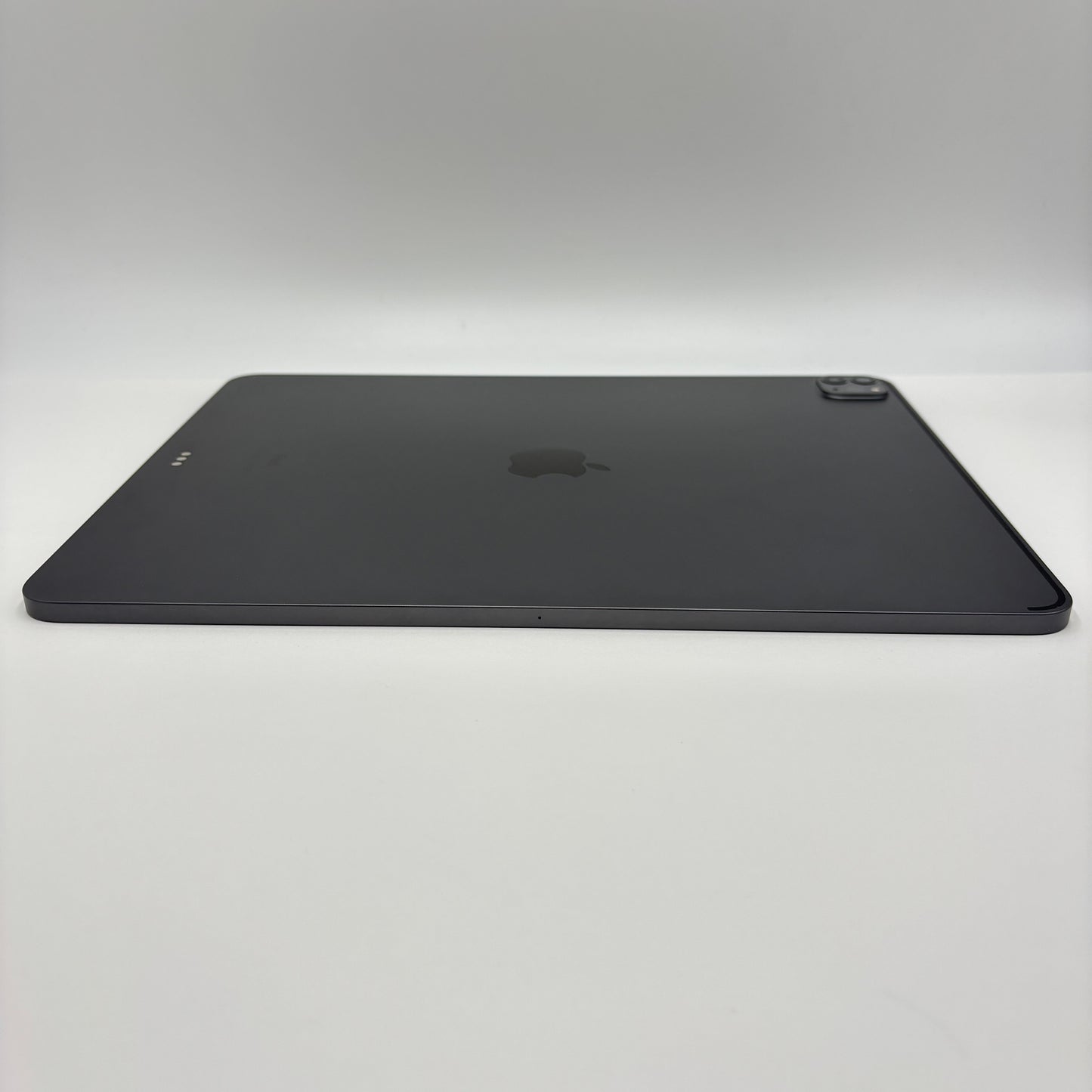 Apple iPad Pro 12.9インチ 第5世代 Wi-Fiモデル 256GB スペースグレイ MHNH3J/A バッテリー最大容量84%【C7016-80】