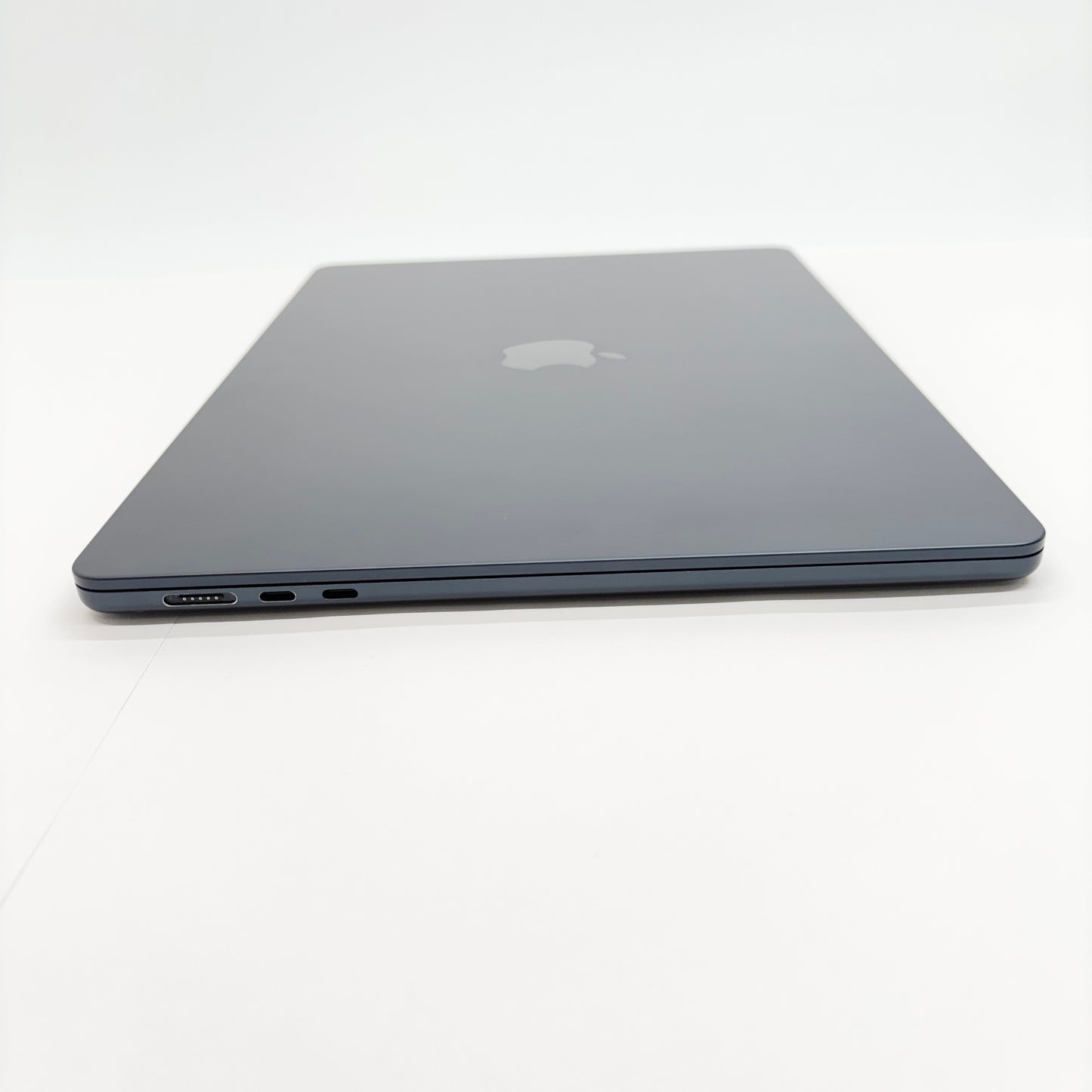 美品 MacBook Air 15インチ (Early 2024) Apple M3 8コア/16GB/SSD 512GB ミッドナイト MXD43J/A バッテリー最大容量94%【C6261-80】