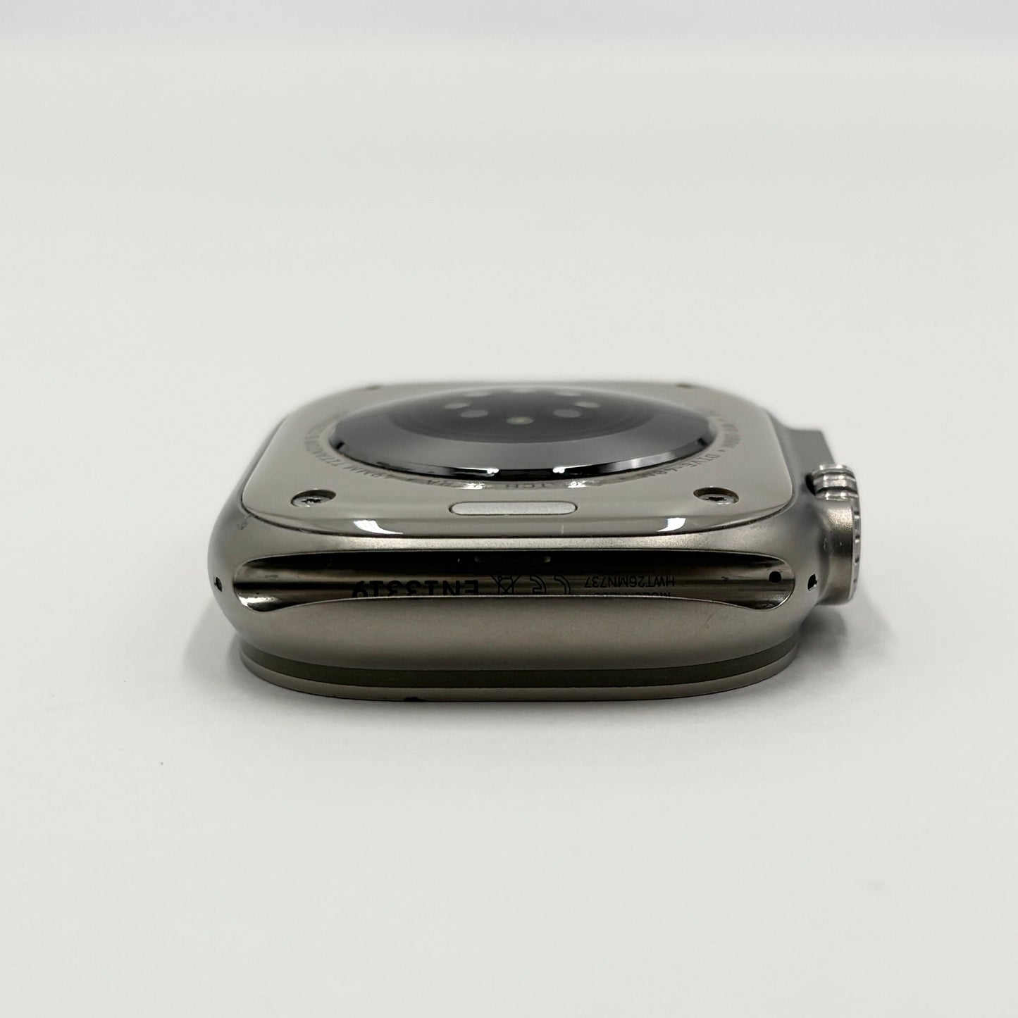 Apple Watch Ultra 第1世代 GPS+Cellularモデル 49mm チタニウム MQFR3J/A スターライト【C8692-C】