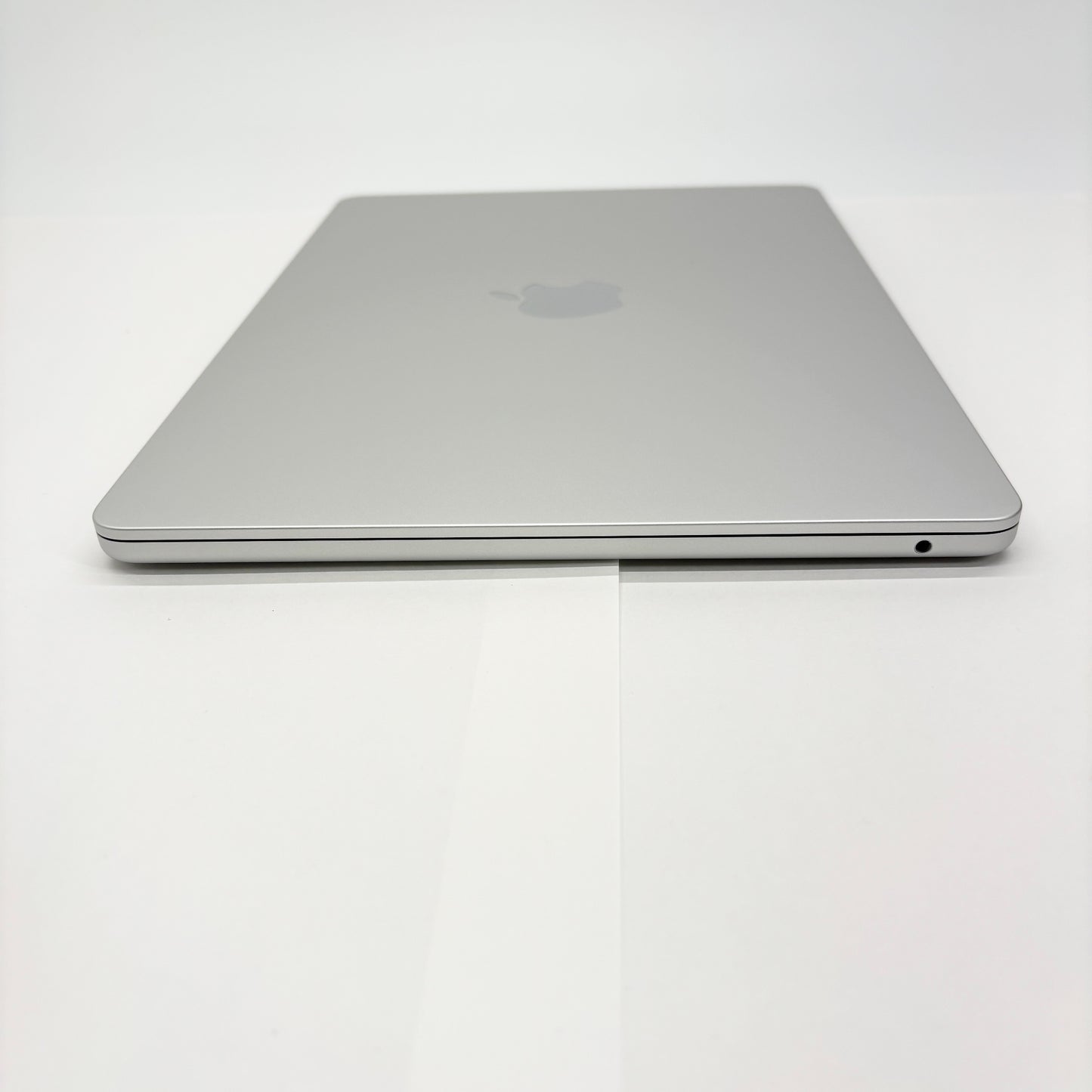 美品 Apple MacBook Air 13インチ  2025 M4 16GB 256GB MW0W3J/A シルバー　充放電回数258回 バッテリー最大容量94%【C6781-80】