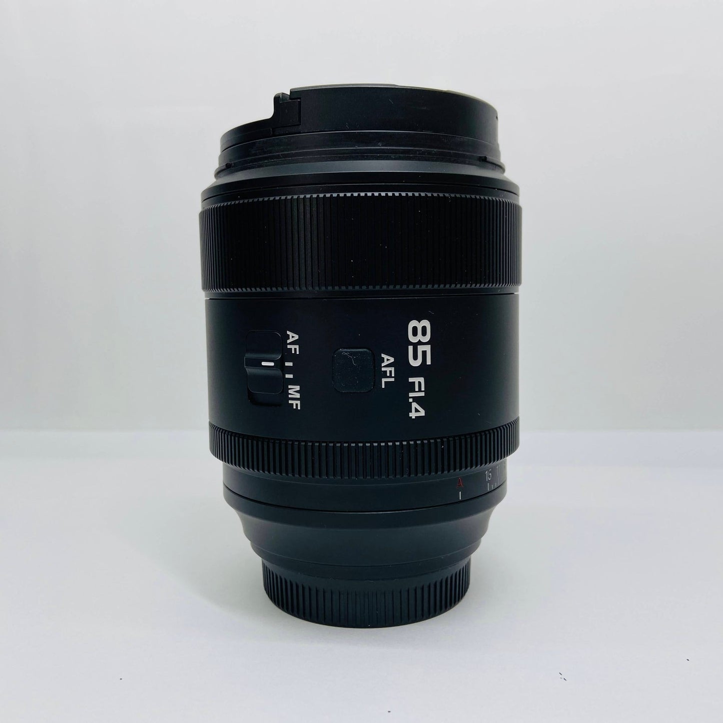 美品 SIRUI Aurora 85mm F1.4  For FUJIFILM Xマウント　箱あり C3774 80サイズ発送
