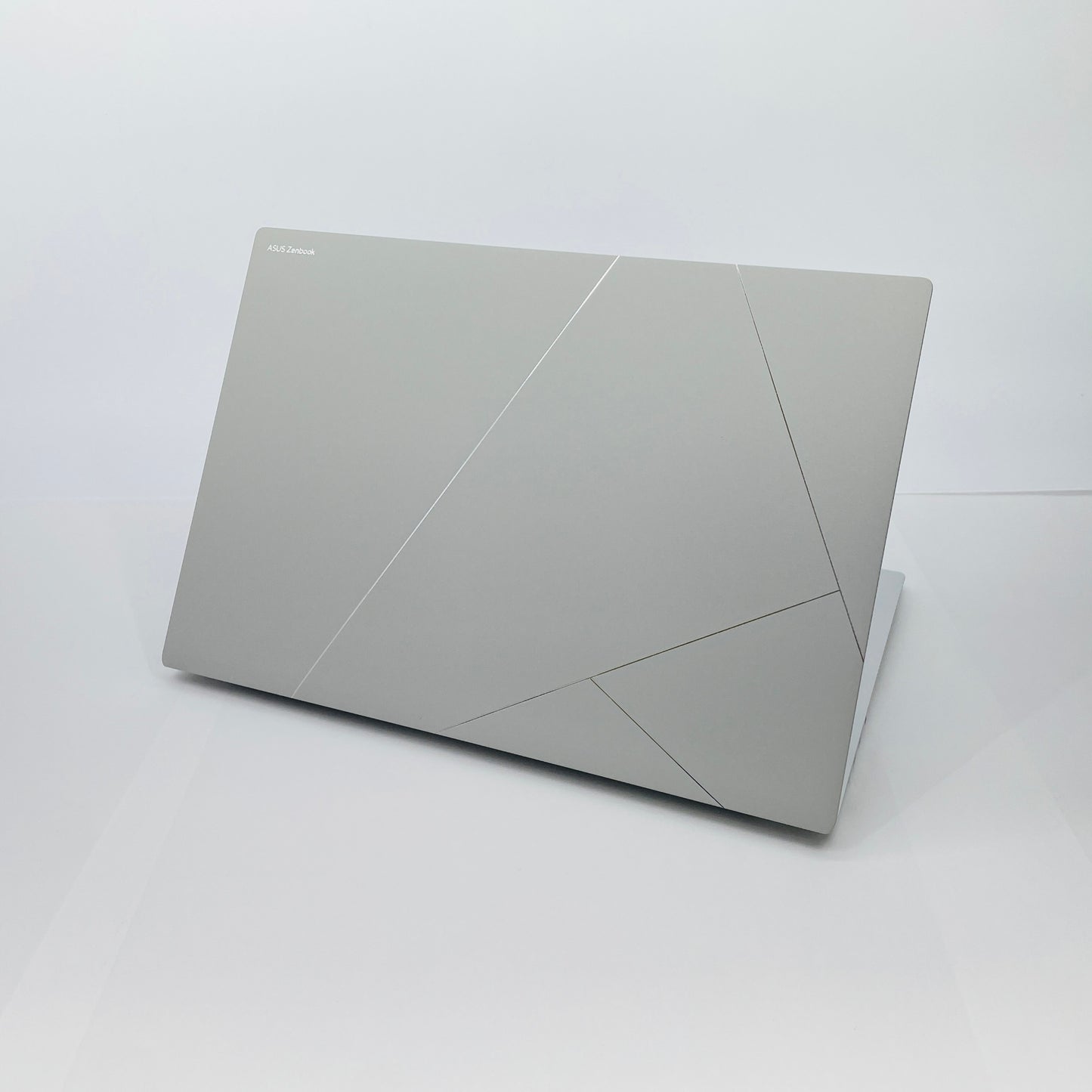 美品 Zenbook S16 UM5606WA Ryzen AI9 HX370 32GB SSD 1TB Windows11Home スカンジナビアンホワイト 【C4730-80】