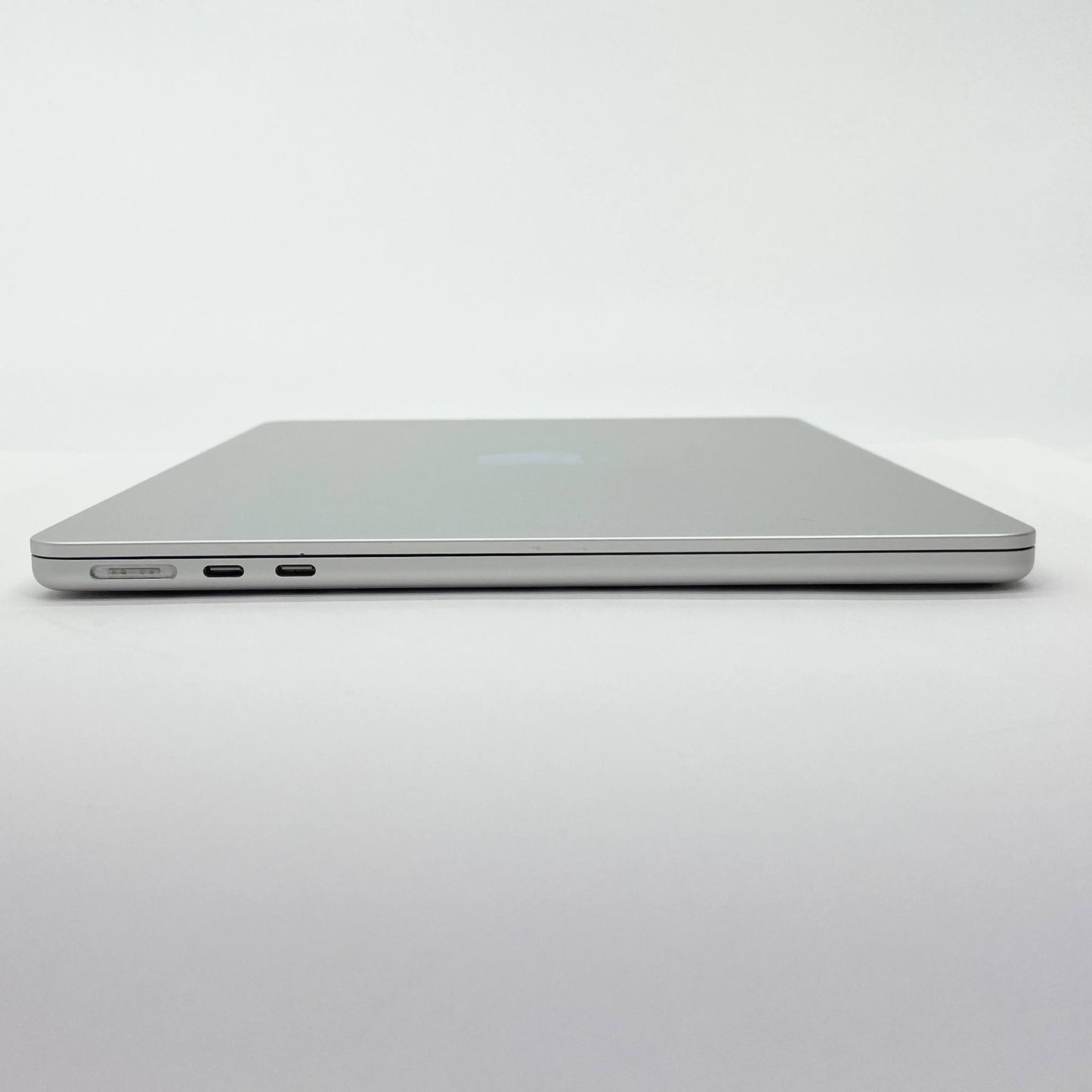 MacBook Air M2 2022 8コアCPU/8コアGPU 8GB 256GB MLXY3J/A シルバー バッテリー最大容量87%【C5671-80】