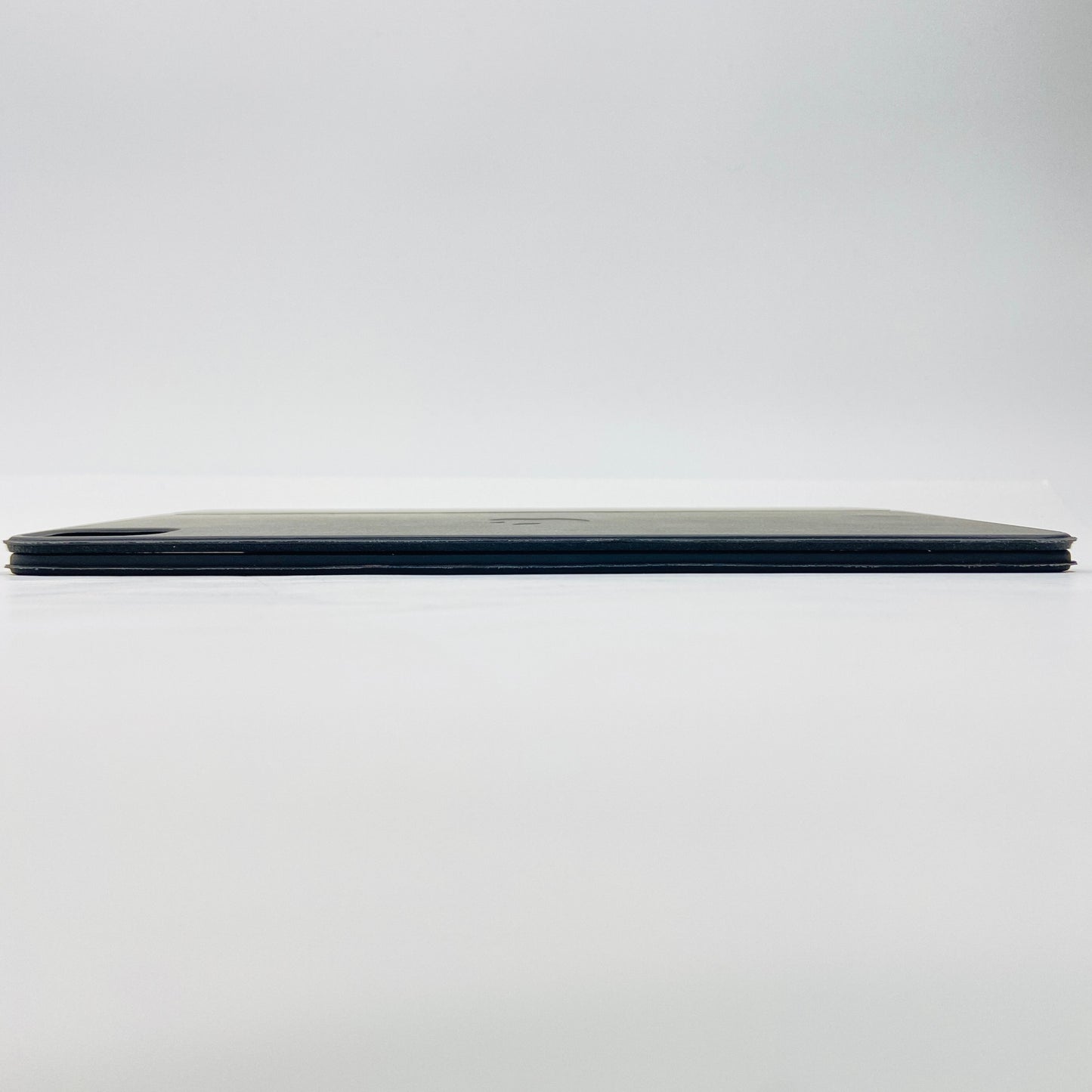 Apple Magic Keyboard iPad 11インチ マジックキーボード A2261【C4285-60】