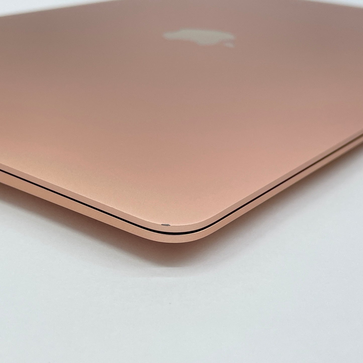 MacBook Air Retina 13インチ (Late 2020) Apple M1 8コア/8GB/SSD 256GB ゴールド MGND3J/A バッテリー最大容量100%充放電回数14回 付属品完備【7964-80】