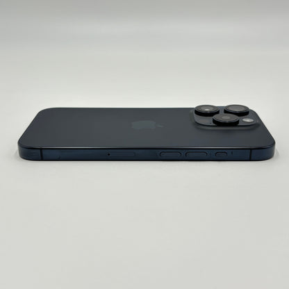 美品 iPhone 15 Pro 256GB SIMフリー NTUG3J/A ブルーチタニウム 充放電回数194回 最大容量99%【C6780-C】