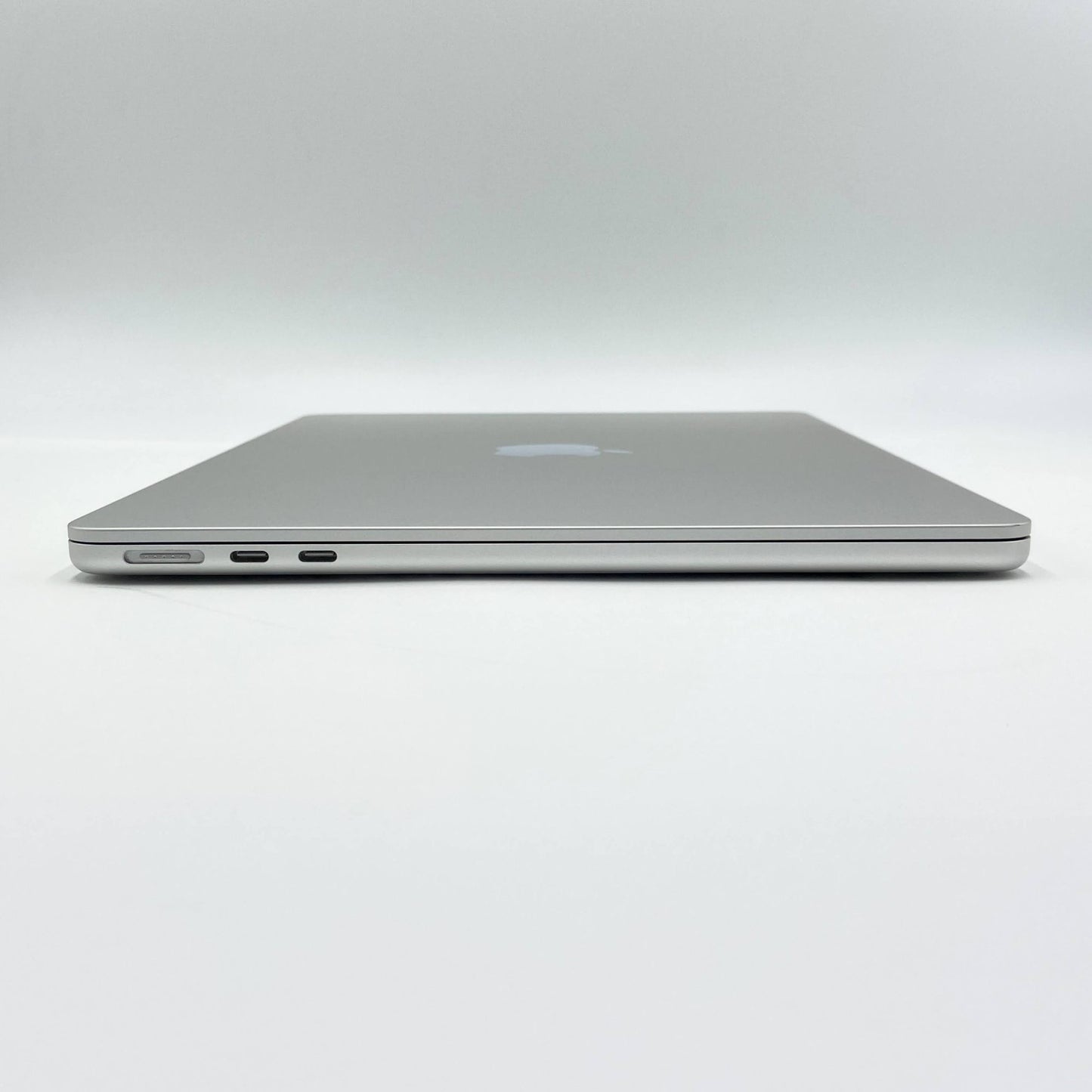 美品 Apple Mac book Air 13インチ M2 2022 8GB 256GB MLXY3J/A シルバー バッテリー最大容量100%  充放電回数20回【C5652-80】