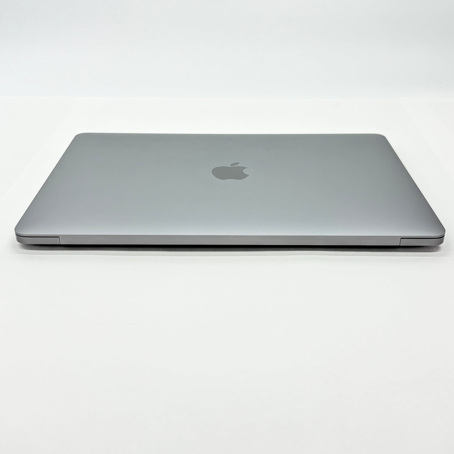 美品 新品同様 MacBook Pro Retina 13インチ (Mid 2022) Apple M2 8コア/8GB/SSD 256GB スペースグレイ MNEH3J/A バッテリー最大容量100%【C5466-80】