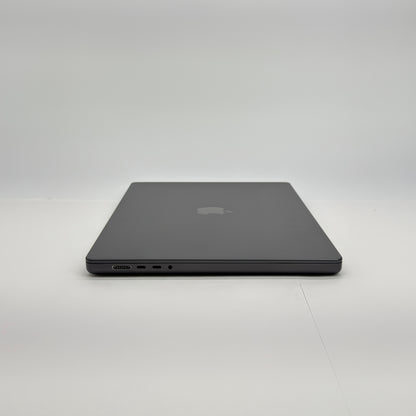 MacBook Pro Liquid Retina XDR 16インチ (Late 2023) Apple M3 Pro 12コア/18GB/SSD 512GB スペースブラック MRW13J/A バッテリー最大容量92%【C7434-100】