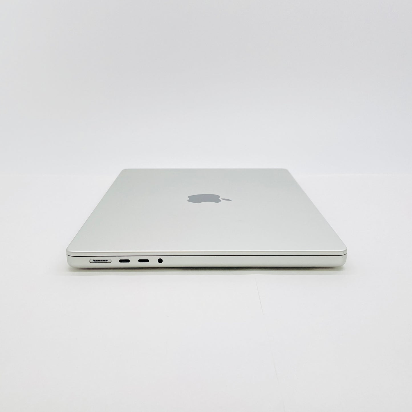 MacBook Pro 14インチ 2021 M1 Pro 8コアCPU 14コアGPU 16GB 512GB  MKGR3J/A シルバー【C7435-80】