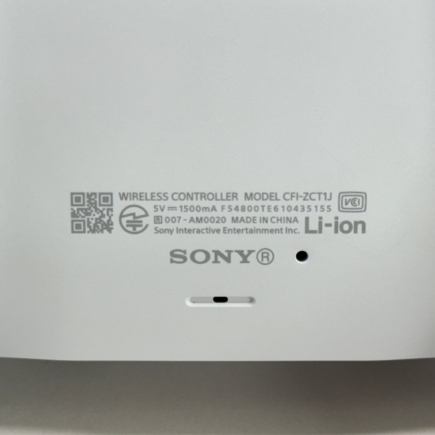 美品 SONY PlayStation 5 pro (PS5 pro) 本体 CFI-7000B01【C7445-140】