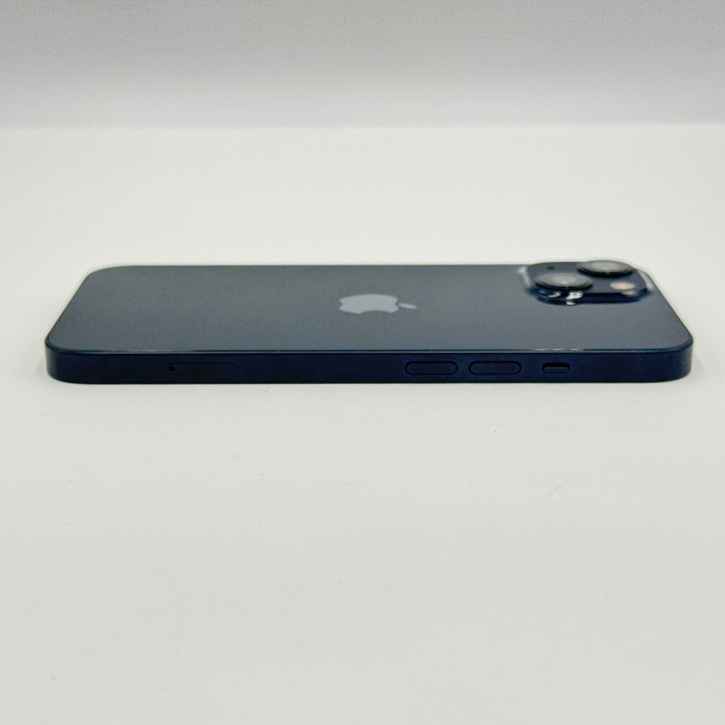 美品 Apple iPhone13 256GB Midnight A2631 MLNH3J/A SIMフリー【C6017-C】