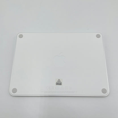 美品 Apple Magic Trackpad MXK93ZA/A【C4713-60】