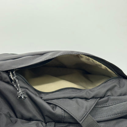 美品 Columbia コロンビア パナシーア 33L バックパック - 通勤・通学から旅行まで使える軽量・大容量の万能リュック【C8026】