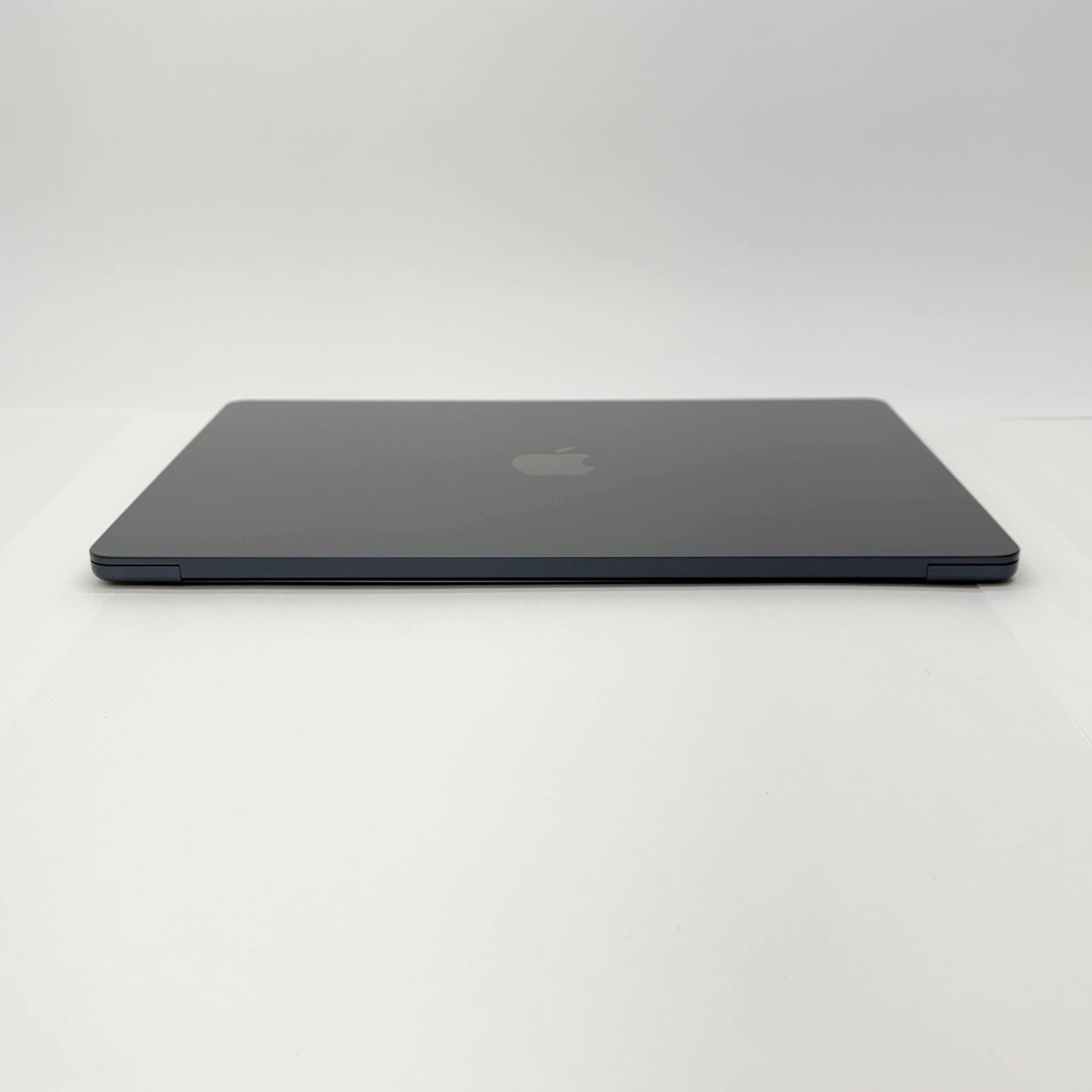 美品 Apple MacBook Air 15インチ M3 2024 8コアCPU 10コアGPU 16GB 1TB ミッドナイト バッテリー最大容量100%  【C8439-80】