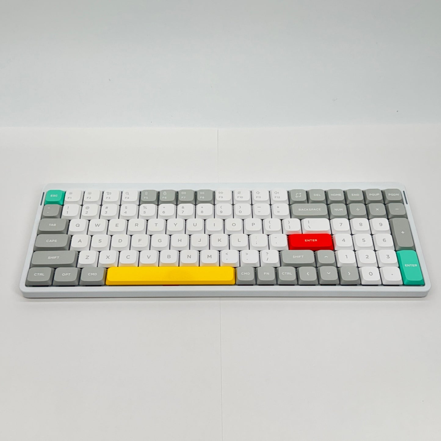 美品 NuPhy AIR96 ワイヤレスメカニカルキーボード【C5986-80】