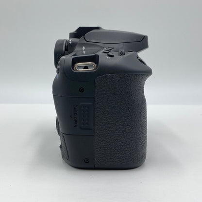 美品 キャノン Canon EOS 90D EF-S 18-135 IS USM レンズキット 【C4231-100】